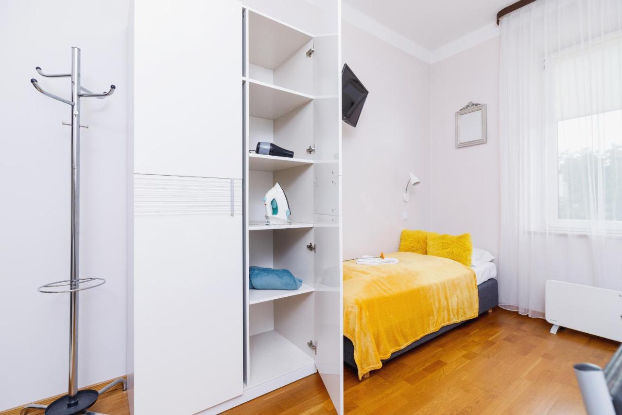 Apartamento Studio Krowoderska Kraków by Renters Exterior foto